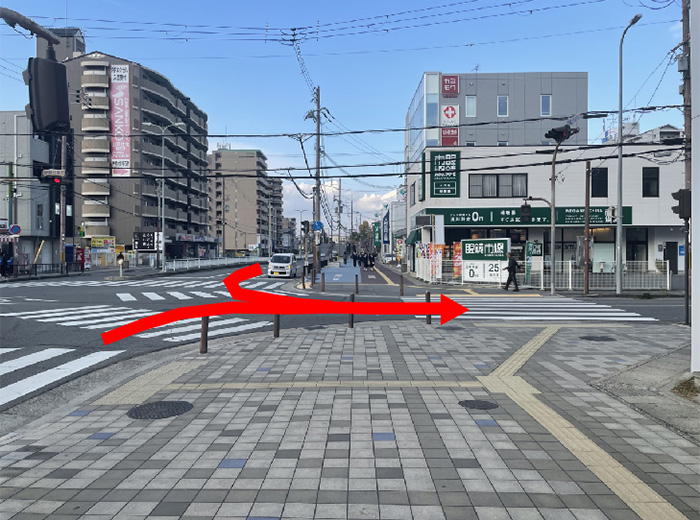 眼鏡市場を曲がる<br>（五位堂駅から右折、上牧方面から左折）